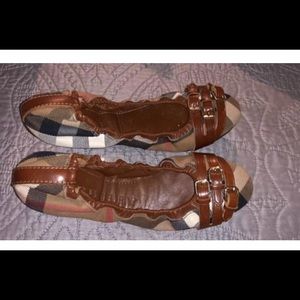 Burberry flats size 38 which is 7 1/2 to 8.
